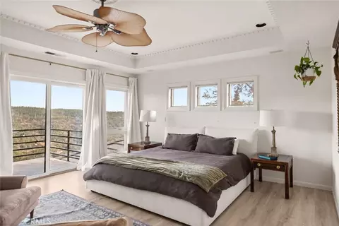 Bedroom - 14950 Eagle Ridge Dr, Forest Ranch, CA 95942 photo 2 of 3