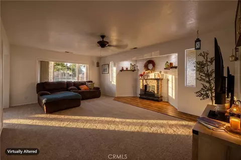Living - 658 4th St, Willows, CA 95988 photo 2 of 5