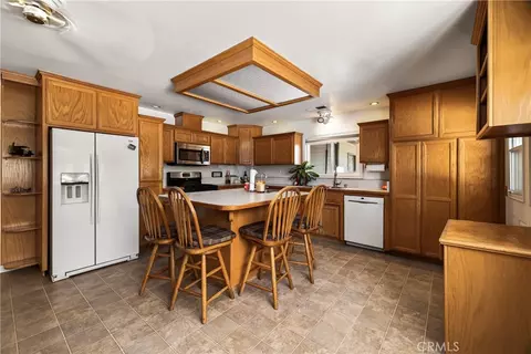 Kitchen - 658 4th St, Willows, CA 95988 photo 4 of 9