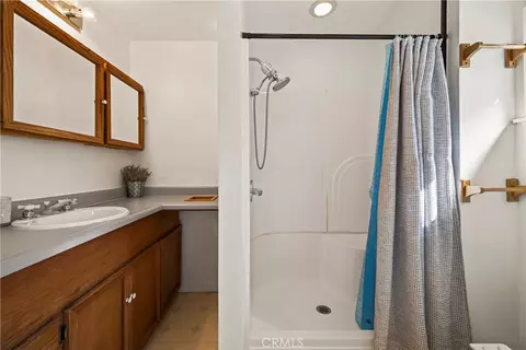 Bath - 658 4th St, Willows, CA 95988 photo 1 of 7