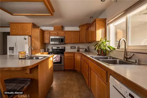 Kitchen - 658 4th St, Willows, CA 95988 photo 7 of 9