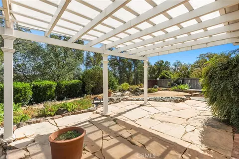 Exterior - 14480 Warren, Red Bluff, CA 96080 photo 2 of 16