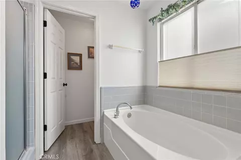 Bath - 374 Brookside Dr, Chico, CA 95928 photo 2 of 3