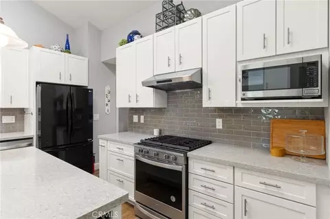 Kitchen - 374 Brookside Dr, Chico, CA 95928 photo 3 of 4