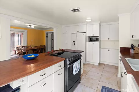 Kitchen - 871 E Lindo Ave, Chico, CA 95926 photo 4 of 4