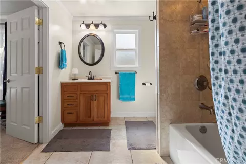 Bath - 871 E Lindo Ave, Chico, CA 95926 photo 1 of 2