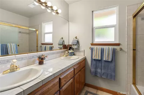 Bath - 1211 Windecker Dr, Chico, CA 95926 photo 2 of 3
