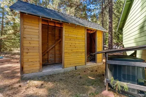 Exterior - 133 Old Stage Loop, Weed, CA 96094 photo 8 of 8