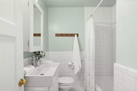 Bath - 1502 Sunset Ave, Chico, CA 95926 photo 1 of 2