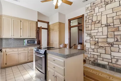 Kitchen - 3527 Kailua Ln, Chico, CA 95928 photo 5 of 7