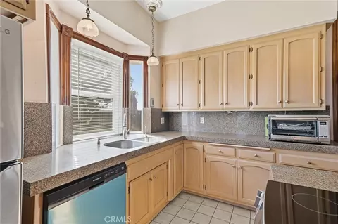 Kitchen - 3527 Kailua Ln, Chico, CA 95928 photo 6 of 7