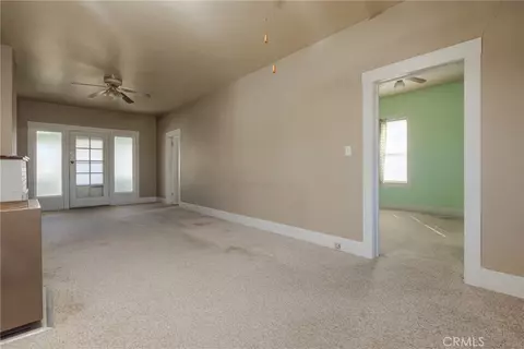 Living - 139 N Lassen, Willows, CA 95988 photo 4 of 5
