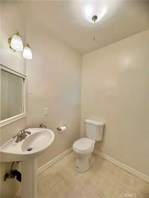 Bath - 548 W 4th Ave, Chico, CA 95926 photo 1 of 3