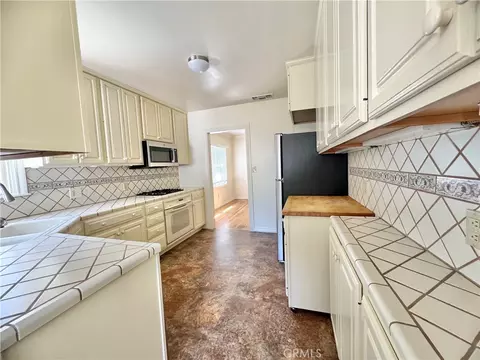 Kitchen - 548 W 4th Ave, Chico, CA 95926 photo 3 of 4