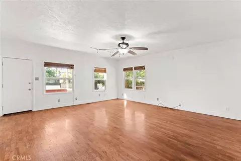 Living - 951 Walnut, Chico, CA 95928 photo 2 of 2