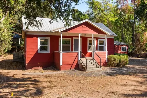 Exterior - 951 Walnut, Chico, CA 95928 photo 2 of 10