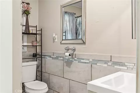 Bath - 1971 Baldwin Ave, Palermo, CA 95968 photo 1 of 4