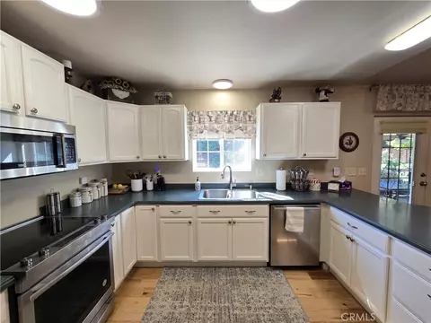 Kitchen - 23105 Kilkenny, Red Bluff, CA 96080 photo 1 of 4