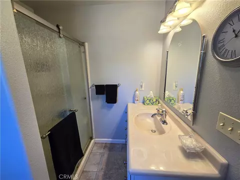 Bath - 23105 Kilkenny, Red Bluff, CA 96080 photo 2 of 4
