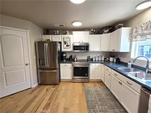 Kitchen - 23105 Kilkenny, Red Bluff, CA 96080 photo 2 of 4