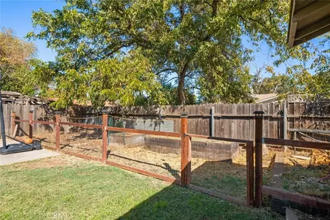 Exterior - 2295 Laurel St, Chico, CA 95928 photo 7 of 7