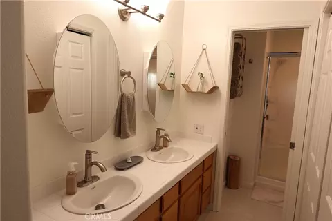 Bath - 217 Carona Ave, Corning, CA 96021 photo 5 of 7