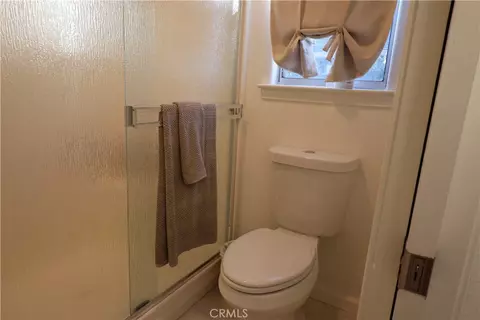 Bath - 217 Carona Ave, Corning, CA 96021 photo 6 of 7