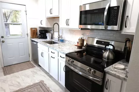Kitchen - 217 Carona Ave, Corning, CA 96021 photo 8 of 10