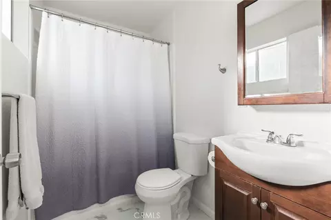 Bath - 627 El Paso, Corning, CA 96021 photo 1 of 2