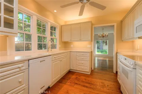 Kitchen - 346 Mansion Ave, Chico, CA 95926 photo 4 of 7