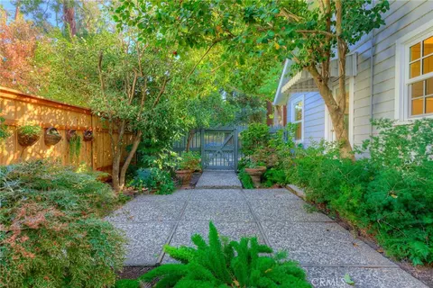 Exterior - 346 Mansion Ave, Chico, CA 95926 photo 6 of 13