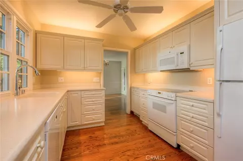 Kitchen - 346 Mansion Ave, Chico, CA 95926 photo 5 of 7