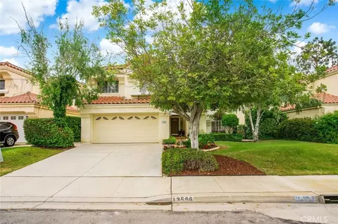 13596 Chesterfield Dr, Moorpark, CA 93021 photo 1
