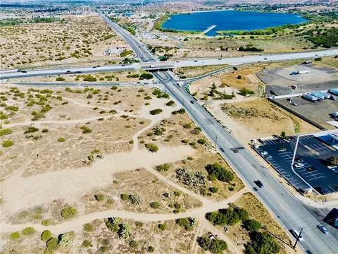 1 Vacavenue Svic Ave, Palmdale, CA 93551