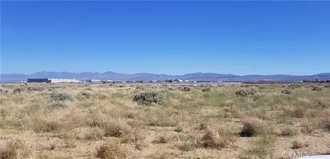 25 E Avenue L4, Palmdale, CA 93552 photo 4