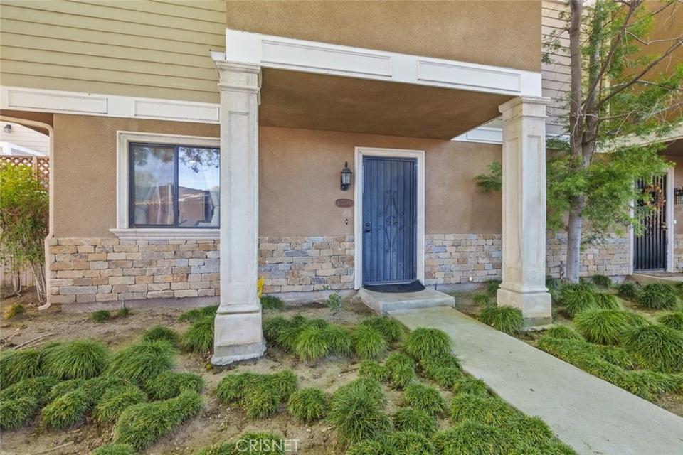10770 Woodley Ave 6, Granada Hills, CA 91344 26 Photos MLS 