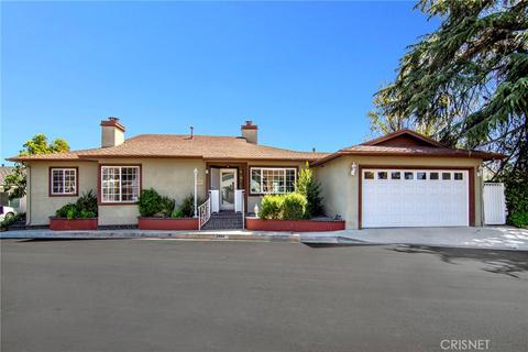 5820 Rolling Rd, Woodland Hills, CA 91367