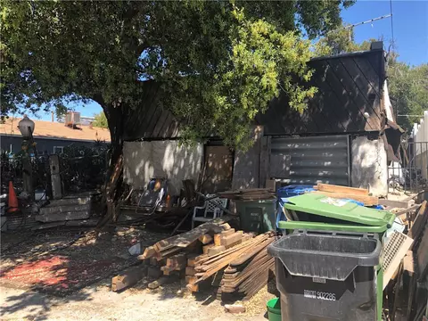 7115 Shadygrove St, Tujunga, CA 91042 photo 2