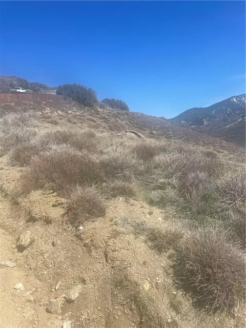 17450 Matterhorn Dr, Tehachapi, CA 93561 photo 3