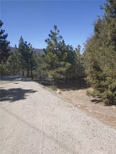 1612 Dogwood Way, Pine Mountain Club, CA 93225