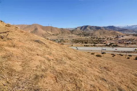 720 Berncastle Rd, Acton, CA 93510 photo 5