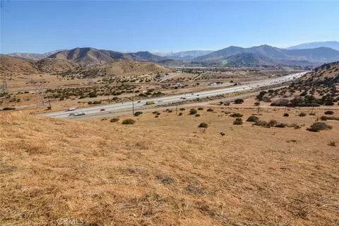720 Berncastle Rd, Acton, CA 93510 photo 4