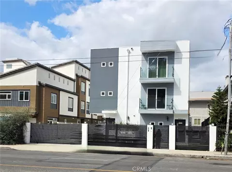 6845 Haskell Ave, Lake Balboa, CA 91406