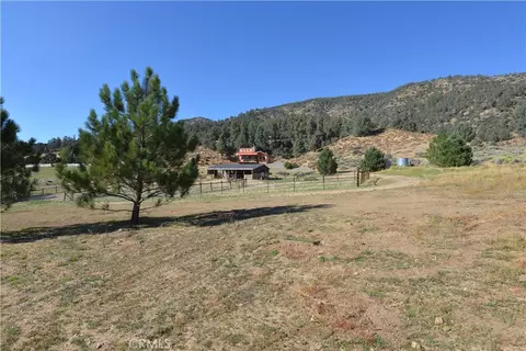 8563 Cuddy Valley Rd, Frazier Park, CA 93225