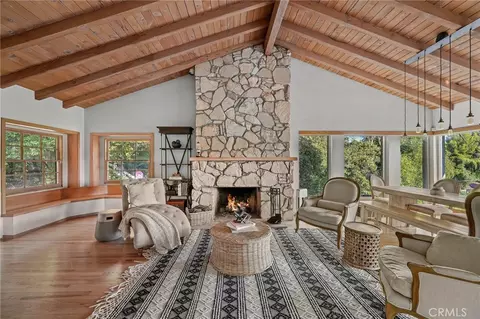 4921 Medina Dr, Woodland Hills, CA 91364
