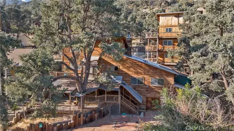3833 Oregon Dr, Frazier Park, CA 93225
