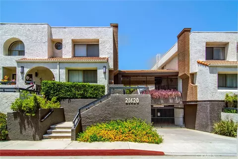 21620 Burbank Blvd #19, Woodland Hills, CA 91367