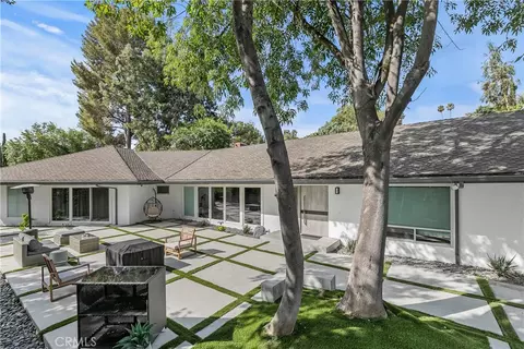 3708 Crownridge Dr, Sherman Oaks, CA 91403