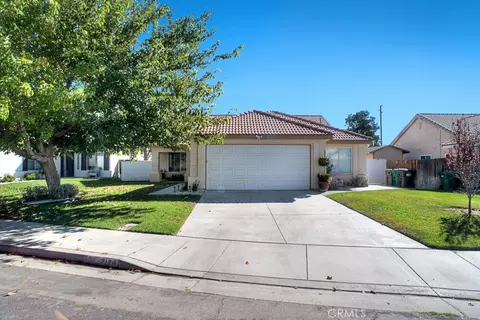 2124 Cypress St, Lancaster, CA 93535