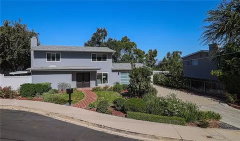 23347 Bessemer St, Woodland Hills, CA 91367